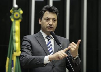 Plenário da Câmara aprova a produção de vacina contra covid-19 pela indústria veterinária