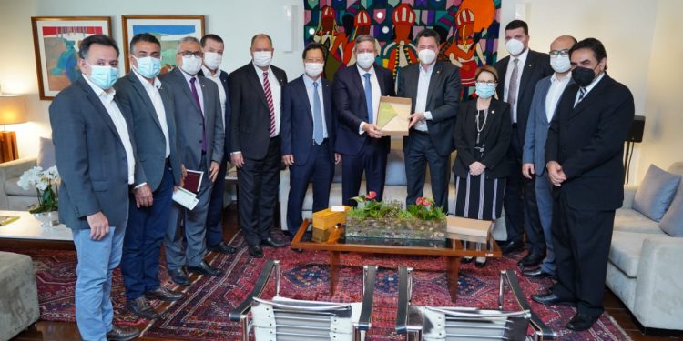 FPA se reúne com presidente da Câmara dos Deputados para debater pauta prioritária do setor