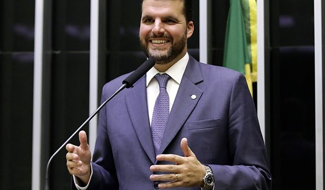 Membros da FPA acompanham lançamento da tecnologia 5G