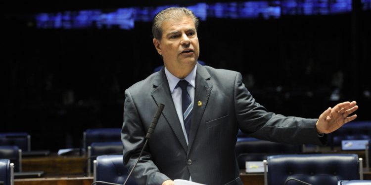 Senadores e representantes do governo discutem Projeto de Lei que implementa a BR do Mar