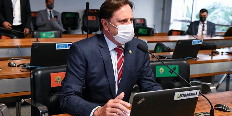 “Manutenção de estradas podem gerar mais lucro e segurança ao campo”, diz senador Acir Gurgacz