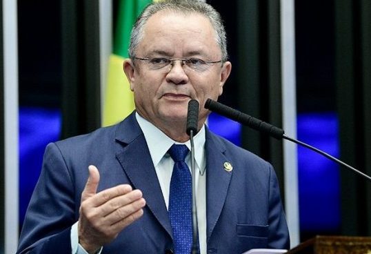 Senadores se reúnem para debater a proposta da Reforma do Imposto de Renda