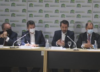 Ministro do Meio Ambiente ressalta que o Brasil tem como meta até 2030 reduzir em 43% as emissões de gases de efeito estufa