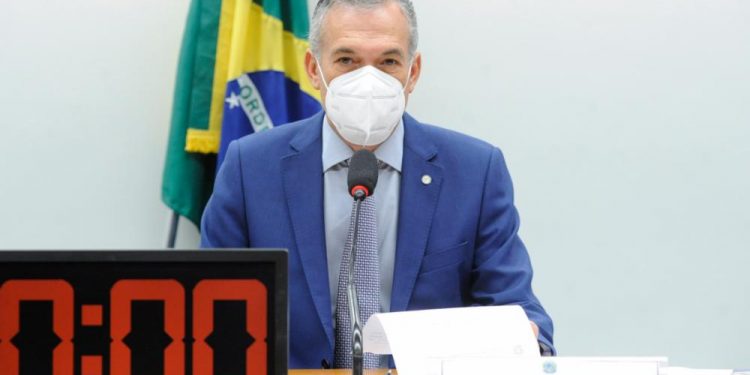 CFT aprova proposta que garante tarifa justa para exportação de suco de laranja