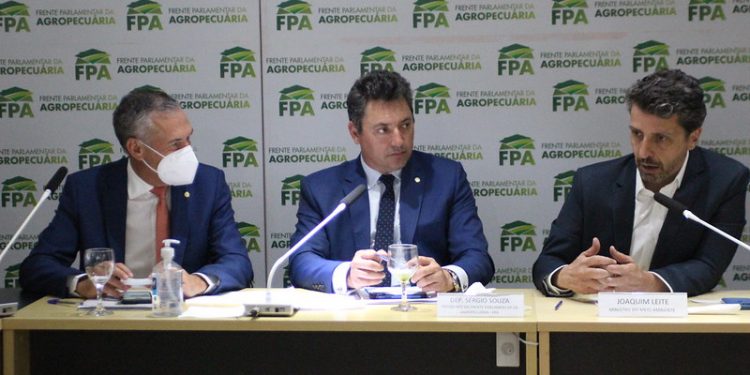 “Mostramos ao mundo que somos parte da solução”, diz ministro Joaquim Leite