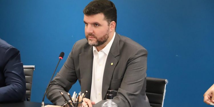 Projeto susta resolução da Receita Federal que cria imposto de exportação ao suco de laranja