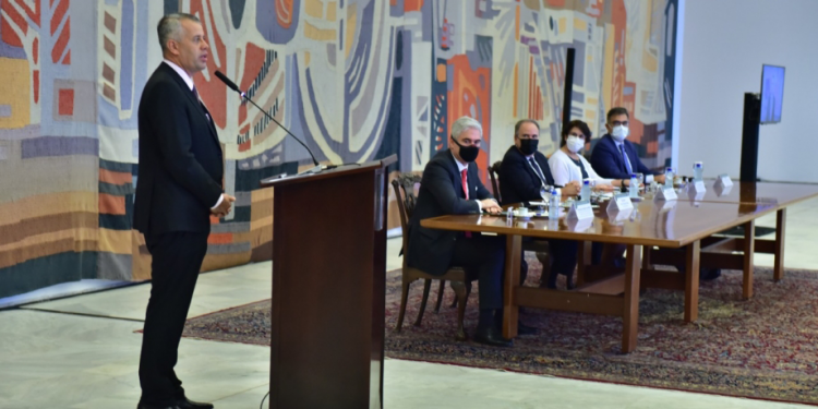 Itamaraty é sede de encontro diplomático sobre desafios da cafeicultura