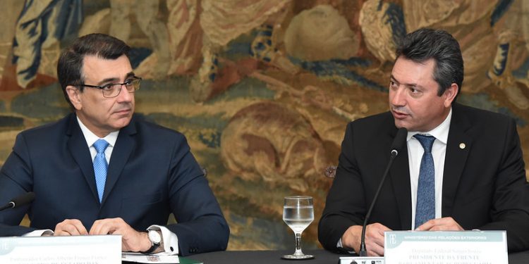 Presidente da FPA sugere inclusão do transporte de insumos em corredores humanitários