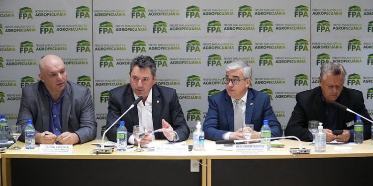 Acesso do produtor ao seguro rural é debatido em reunião da FPA