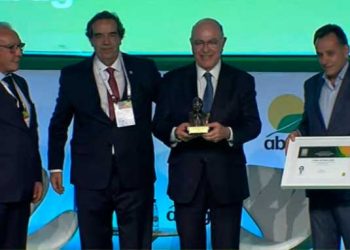 Arnaldo Jardim é homenageado pela defesa ao setor agropecuário