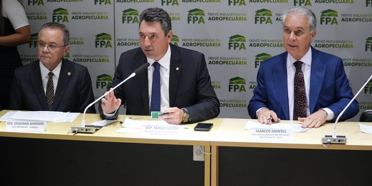Ministro da Agricultura defende projeto sobre os Programas de Autocontrole