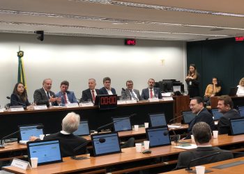 Câmara debate reforma tributária com representantes do setor agropecuário e da indústria