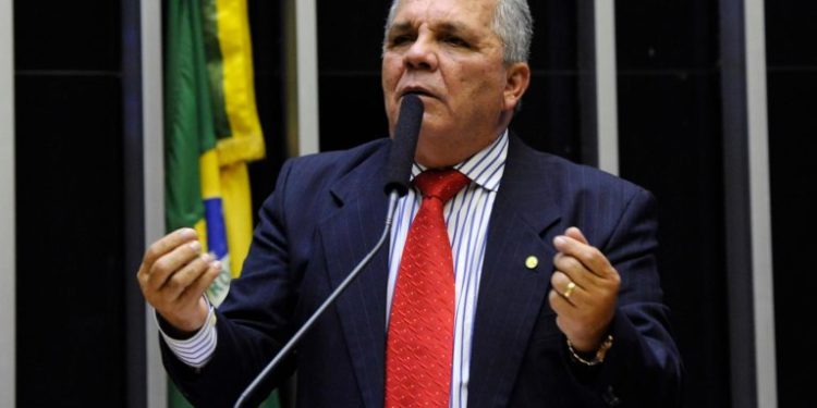 Invasão de terra pode ser tipificada como terrorismo, diz Fraga