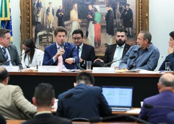 José Rainha se esquiva de perguntas relacionadas ao financiamento das invasões de terras