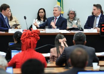 Paulo Teixeira depõe na CPI das Invasões de Terra após anulação do depoimento de Rui Costa