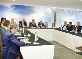 Senadores da FPA se reúnem para debater reforma tributária