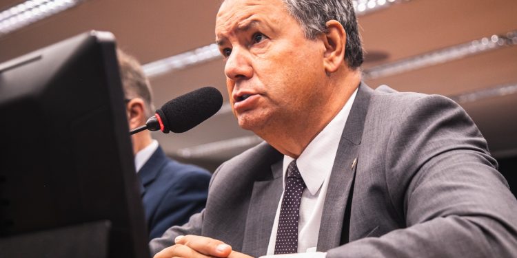 Alceu Moreira propõe auxílio de até cinco salários-mínimos para vítimas da estiagem