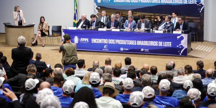 FPA participa de Encontro dos Produtores de Leite