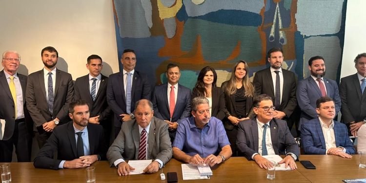 FPA se reúne com presidente da Câmara para tratar sobre Praticagem