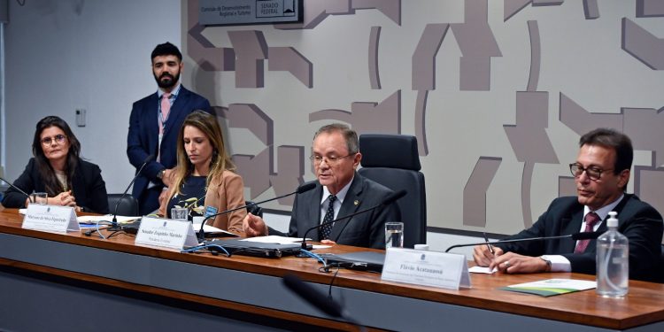 Comissão de Desenvolvimento do Senado debate construção da Ferrogrão