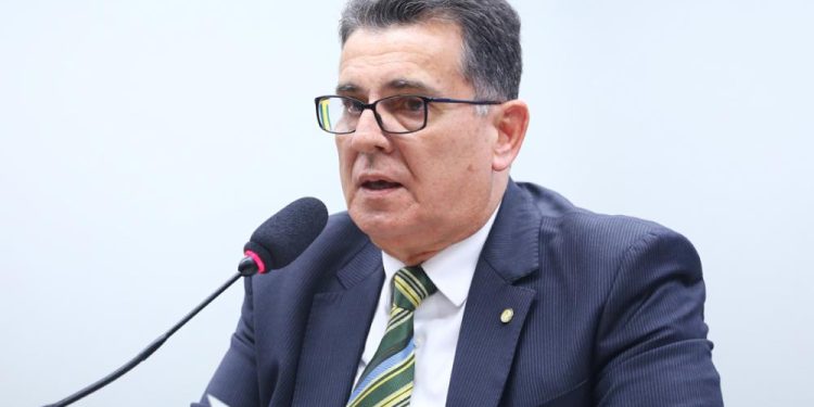 Câmara debate caminhos para a regulamentação do serviço de praticagem no Brasil