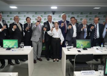 FPA homenageia ex-presidentes da bancada