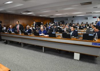 Reforma Tributária é aprovada na Comissão de Constituição e Justiça do Senado