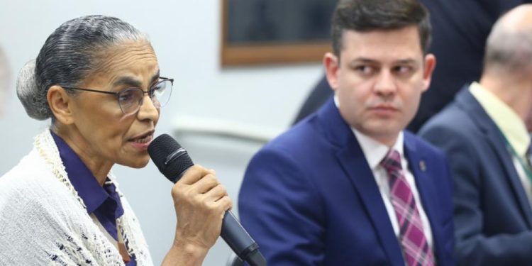 Ministra Marina Silva é cobrada por parlamentares sobre medidas que prejudicam o agro