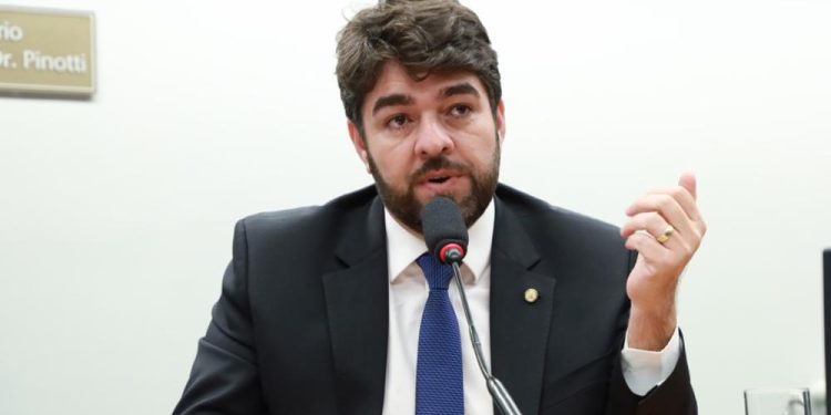 Projeto permite que trabalhador safrista continue recebendo benefícios sociais