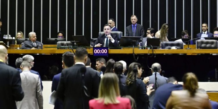 Congresso derruba veto a desoneração da folha e garante empregabilidade no setor produtivo
