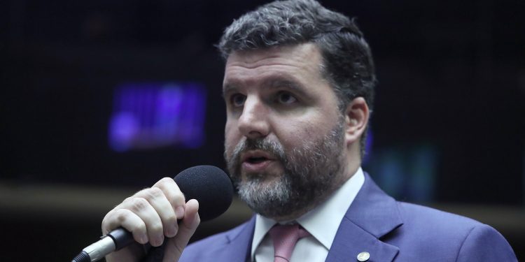 Caminhoneiros autônomos poderão acessar linhas de crédito com juros baixos