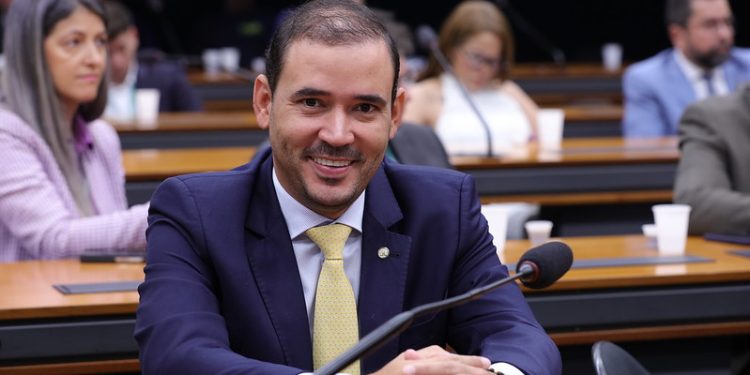 Vicentinho Júnior é eleito presidente da Comissão de Agricultura da Câmara dos Deputados