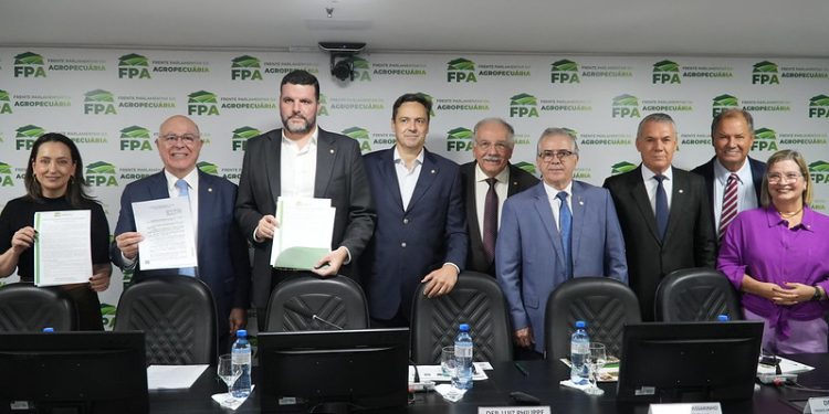 Coalizão Parlamentar apresenta Projeto de Lei que zera alíquota de imposto da Cesta Básica