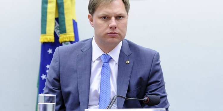 Lucas Redecker é eleito presidente da Comissão de Relações Exteriores