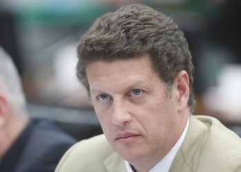 CCJ aprova medida para combater invasões de propriedades urbanas e rurais