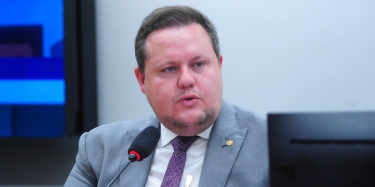 CCJC da Câmara aprova projeto que exclui silvicultura de lista de atividades potencialmente poluidoras