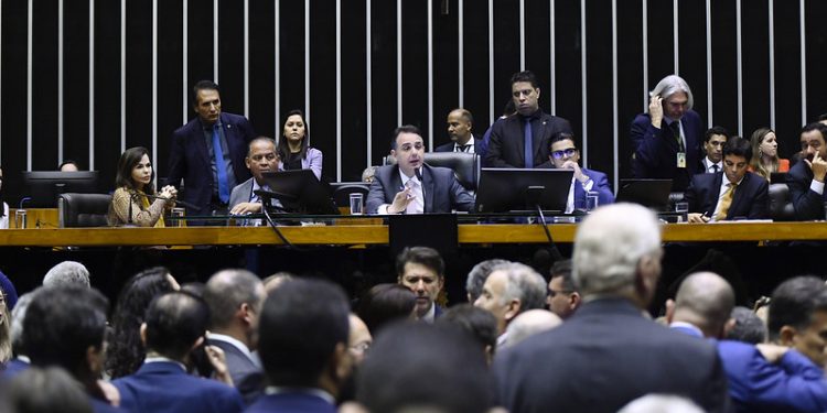 FPA garante derrubada de vetos para pesticidas e regularização fundiária