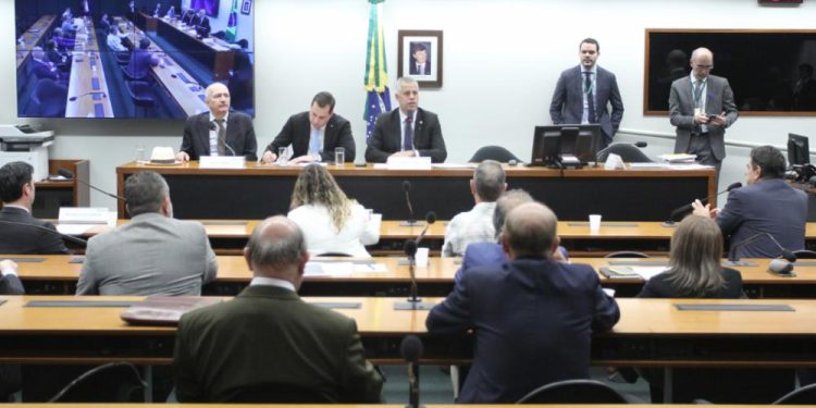 Reversão das regiões de Raposa Serra do Sol é discutida na Comissão de Agricultura; FPA defende ampliação de debate