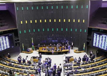 Com pleitos da FPA atendidos como melhorias na cesta básica e benefícios ao cooperativismo, Câmara regulamenta Reforma Tributária