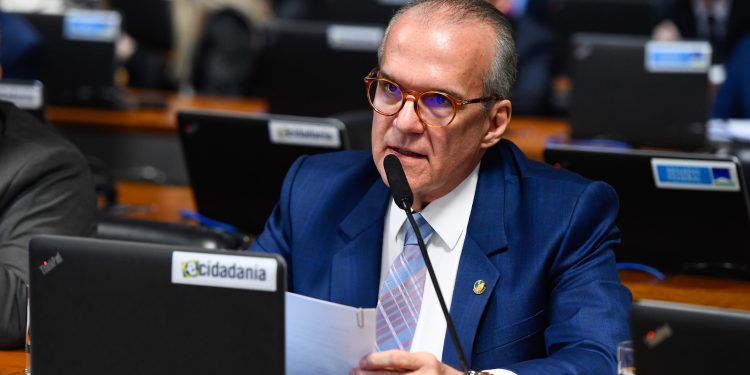 Garantidos direitos trabalhistas de cooperativas no Senado Federal