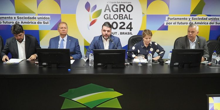 Promoção de intercâmbio com países sul-americanos na 1ª Cúpula AgroGlobal