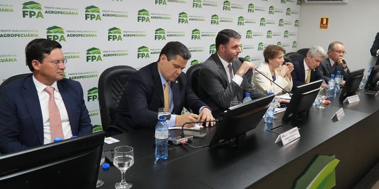 FPA se reúne com Davi Alcolumbre e apresenta prioridades para 2025