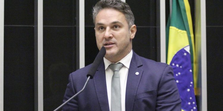 Projeto permite ação policial imediata para retomada de propriedades invadidas