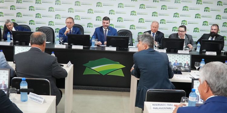 FPA apresenta medidas legislativas para combater invasões de terras