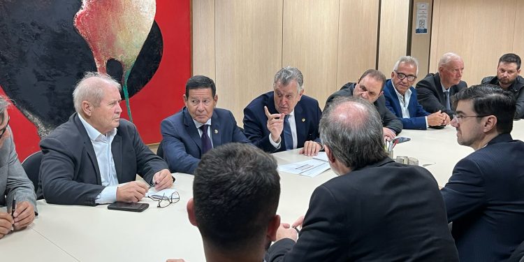 Heinze pressiona governo por alívio emergencial a produtores gaúchos