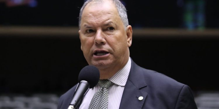 Coalizão de frentes parlamentares lança manifesto contra o Decreto do IOF