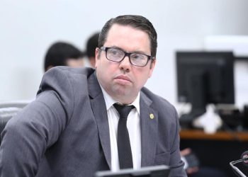 Parlamentares da FPA cobram esclarecimentos de ministro na Comissão de Agricultura