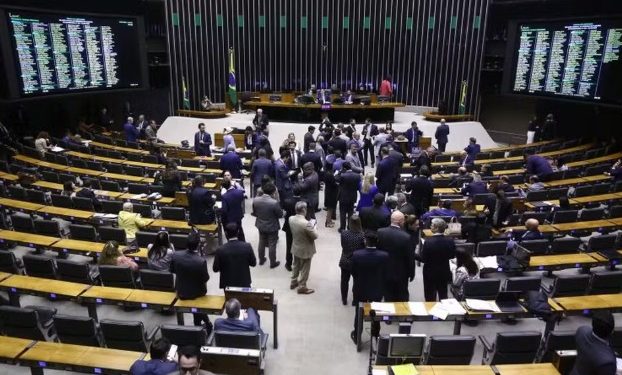 Câmara aprova proposta que endurece punições para crimes ambientais