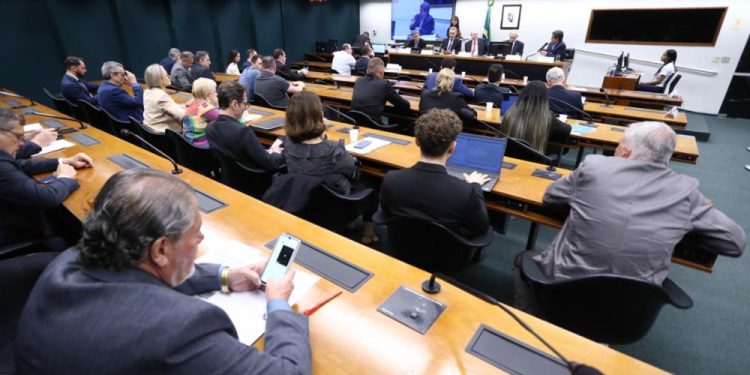 Parlamentares da bancada e especialistas debatem soluções para o Proagro e o seguro rural