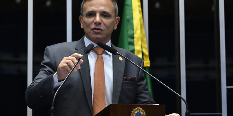 Comissão do Senado aprova projeto que autoriza atividades econômicas em terras indígenas